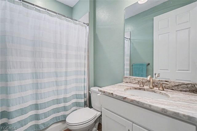 911 Stonewater Lake TER, Cape Coral, FL 33993