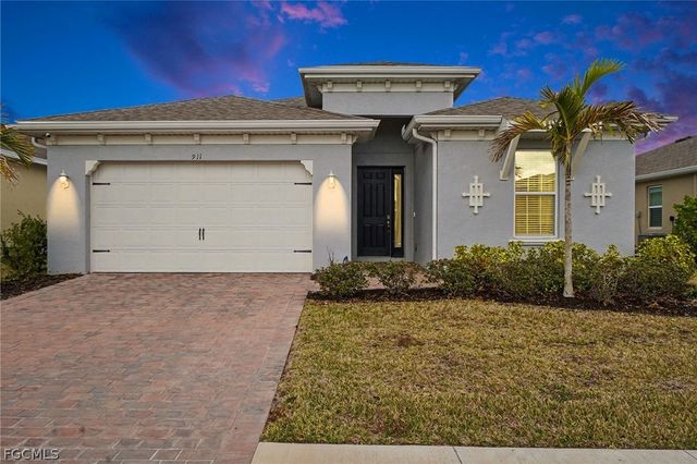 911 Stonewater Lake TER, Cape Coral, FL 33993