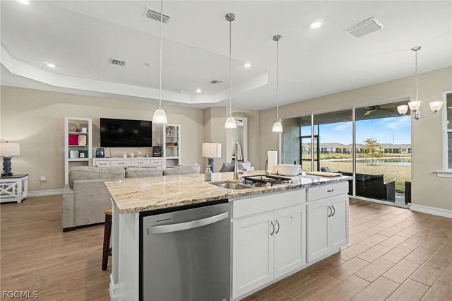 911 Stonewater Lake TER, Cape Coral, FL 33993