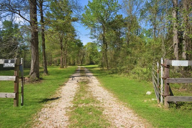 3102 Wilderness Way, Montgomery, TX 77316