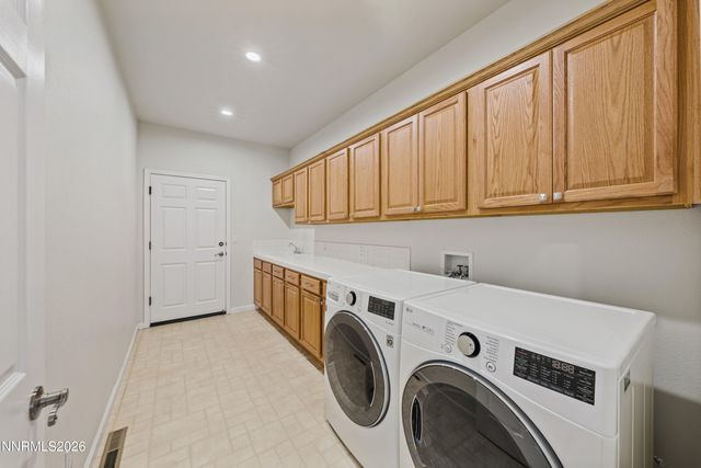 2951 San Mateo Lane, Minden, NV 89423
