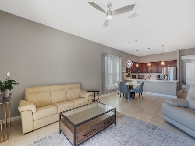 1804 Berkshire Circle SW, Vero Beach, FL 32968