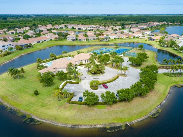 1804 Berkshire Circle SW, Vero Beach, FL 32968