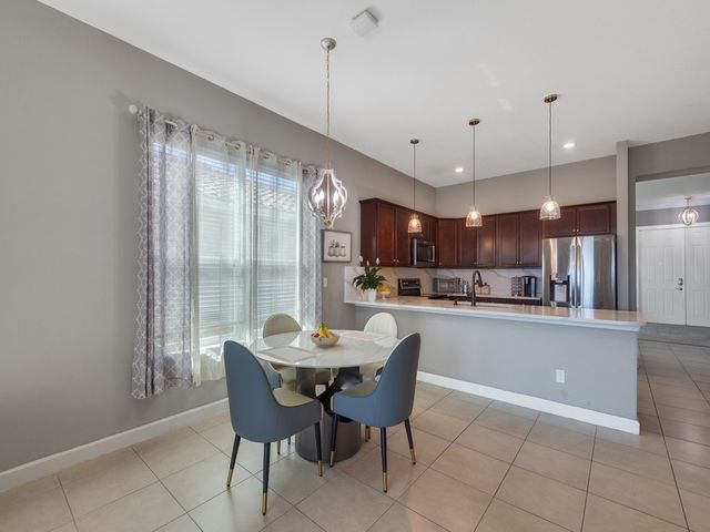 1804 Berkshire Circle SW, Vero Beach, FL 32968