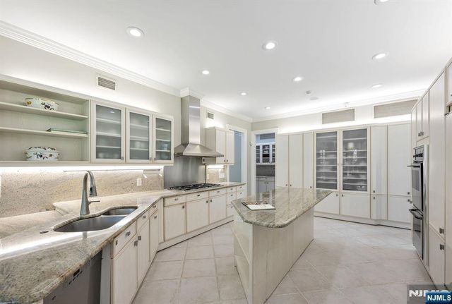 366 E Madison Avenue, Cresskill, NJ 07626