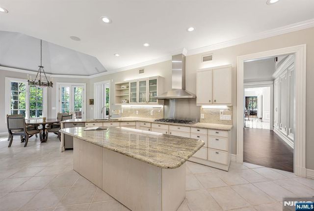 366 E Madison Avenue, Cresskill, NJ 07626
