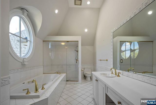 366 E Madison Avenue, Cresskill, NJ 07626