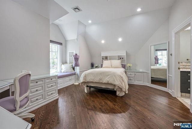 366 E Madison Avenue, Cresskill, NJ 07626