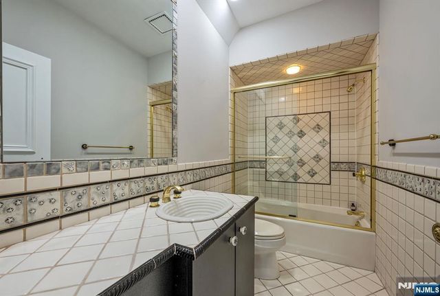 366 E Madison Avenue, Cresskill, NJ 07626