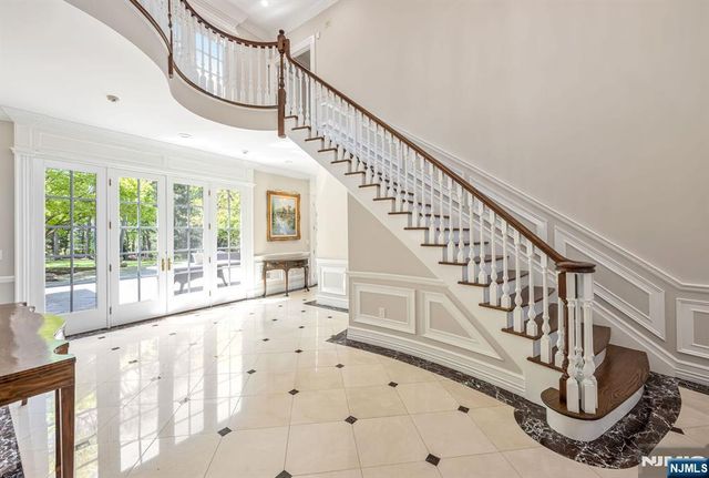 366 E Madison Avenue, Cresskill, NJ 07626