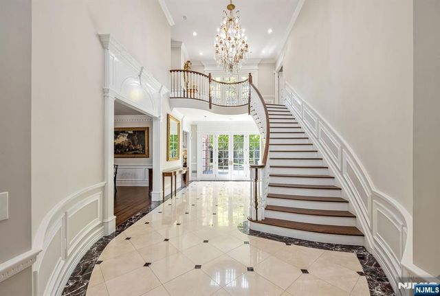 366 E Madison Avenue, Cresskill, NJ 07626