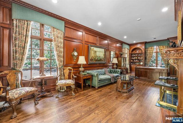 366 E Madison Avenue, Cresskill, NJ 07626