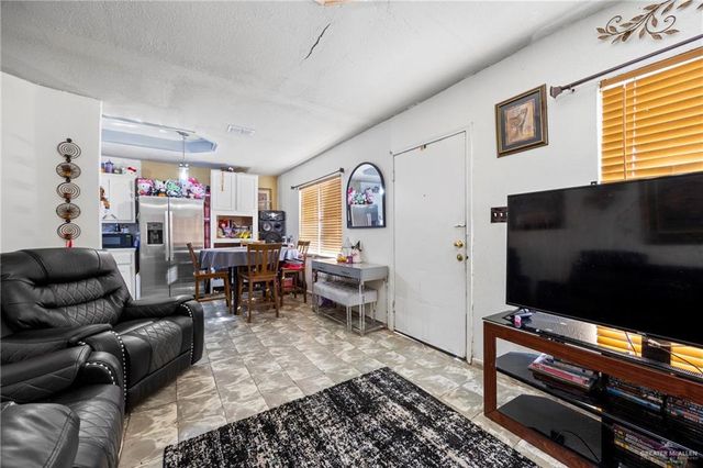 211 Ramon Private Road, Palmview, TX 78572