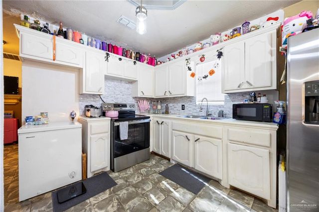 211 Ramon Private Road, Palmview, TX 78572