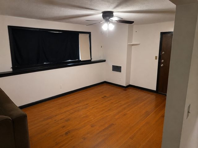 19 Glen St 1, Boston, MA 02125