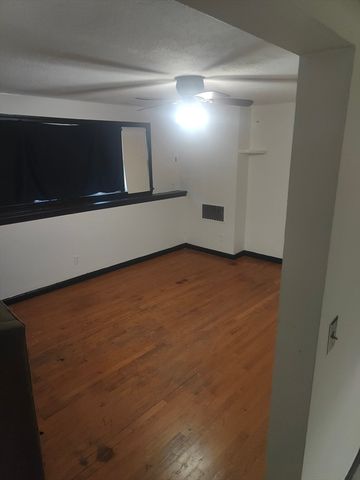 19 Glen St 1, Boston, MA 02125