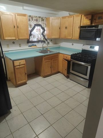 19 Glen St 1, Boston, MA 02125