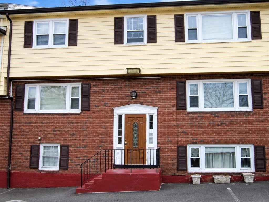 19 Glen St 1, Boston, MA 02125