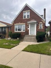 10608 S Prairie Avenue, Chicago, IL 60628