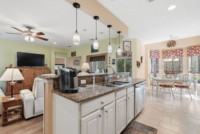 66 Holly Ribbons Cir, Bluffton, SC 29909