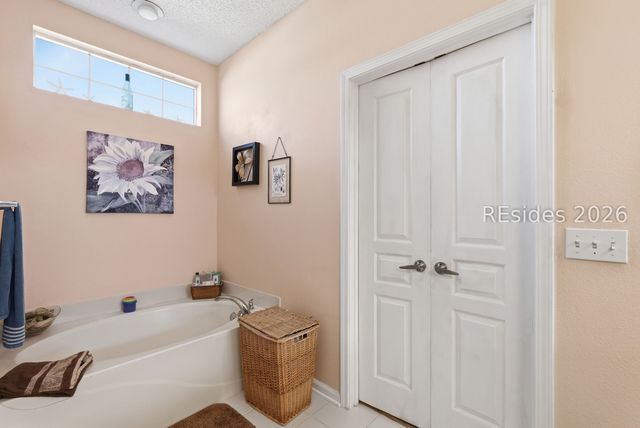 66 Holly Ribbons Cir, Bluffton, SC 29909