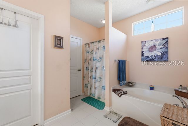 66 Holly Ribbons Cir, Bluffton, SC 29909