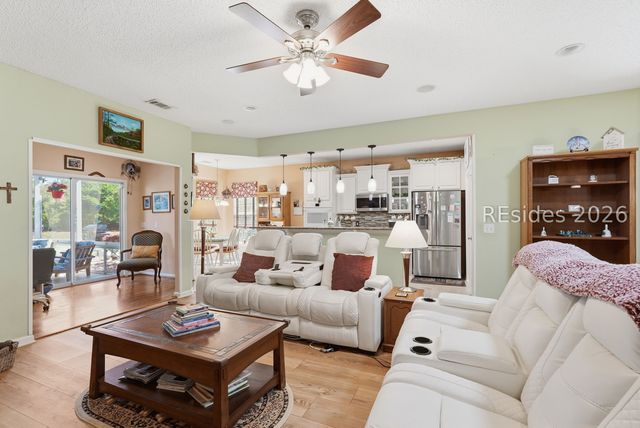 66 Holly Ribbons Cir, Bluffton, SC 29909