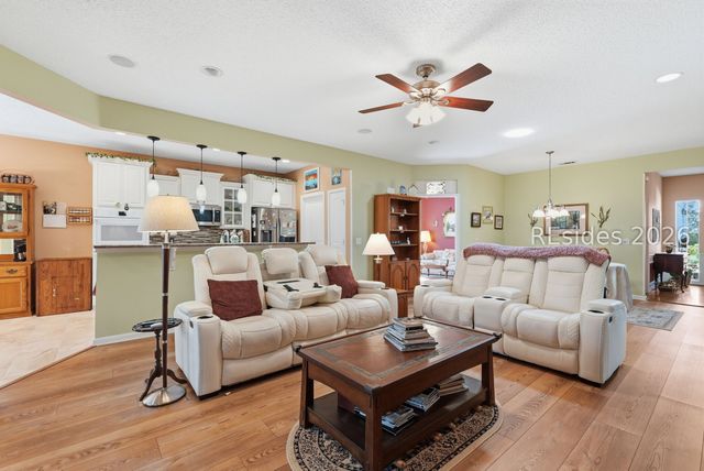 66 Holly Ribbons Cir, Bluffton, SC 29909