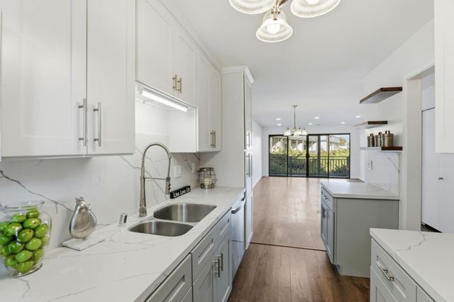 166 Kern Street 18, Salinas, CA 93905