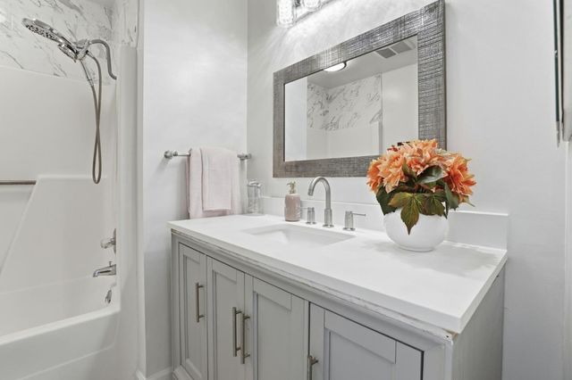 166 Kern Street 18, Salinas, CA 93905