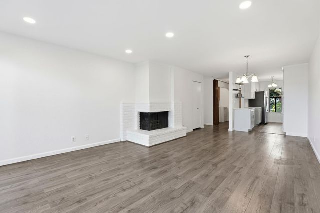 166 Kern Street 18, Salinas, CA 93905