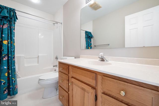 8 ARIZONA STATE DR, Newark, DE 19713