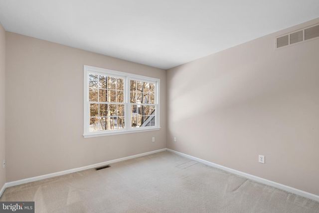 8 ARIZONA STATE DR, Newark, DE 19713