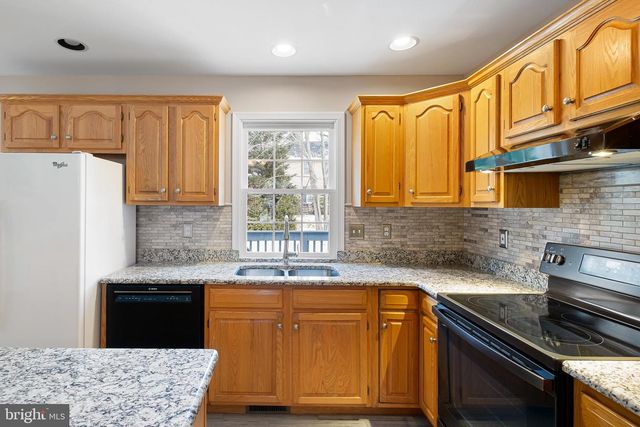 8 ARIZONA STATE DR, Newark, DE 19713