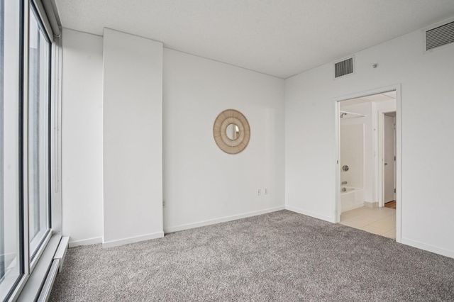 8161 33rd Avenue S 606, Bloomington, MN 55425