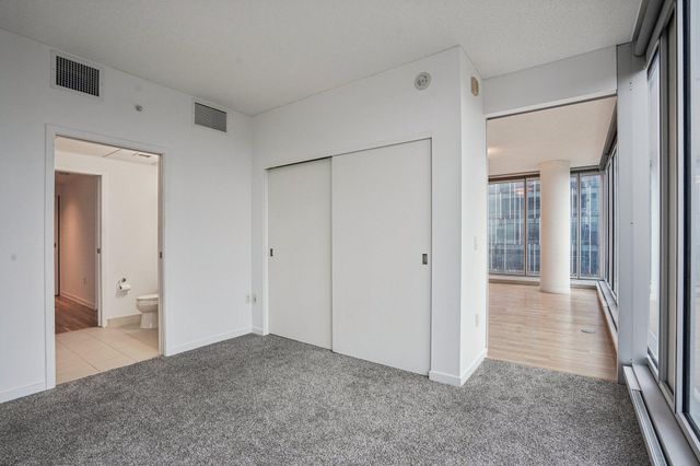 8161 33rd Avenue S 606, Bloomington, MN 55425