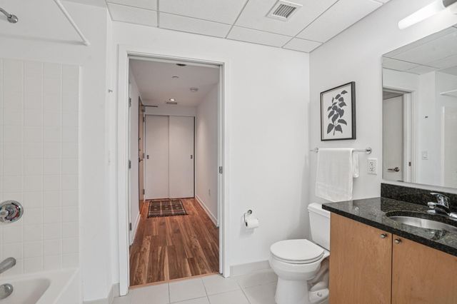 8161 33rd Avenue S 606, Bloomington, MN 55425