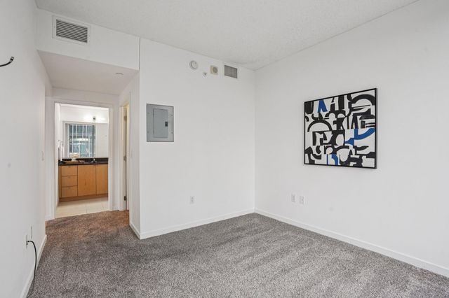 8161 33rd Avenue S 606, Bloomington, MN 55425