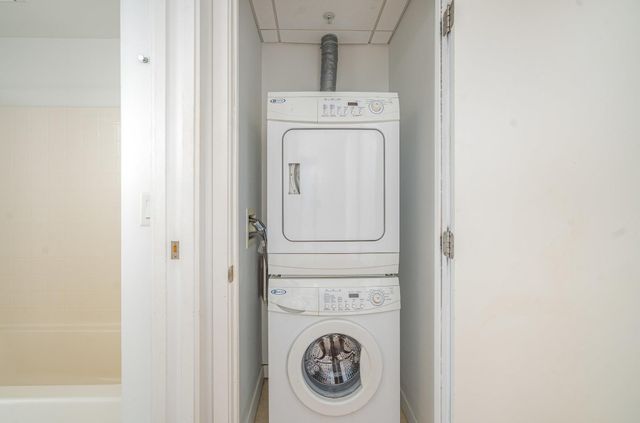 8161 33rd Avenue S 606, Bloomington, MN 55425