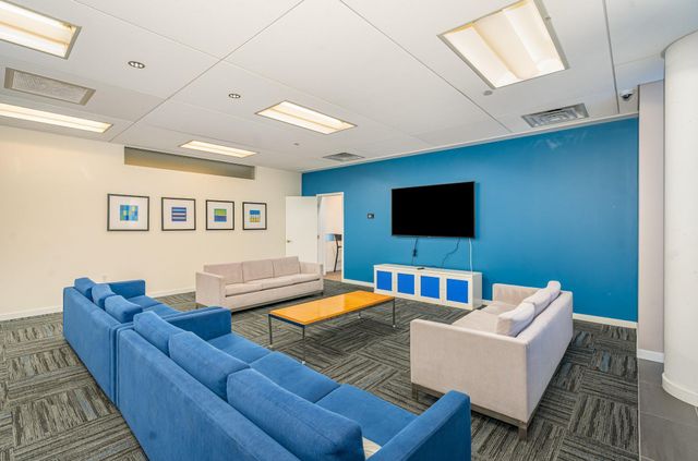 8161 33rd Avenue S 606, Bloomington, MN 55425