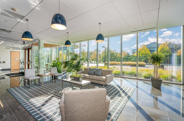 8161 33rd Avenue S 606, Bloomington, MN 55425