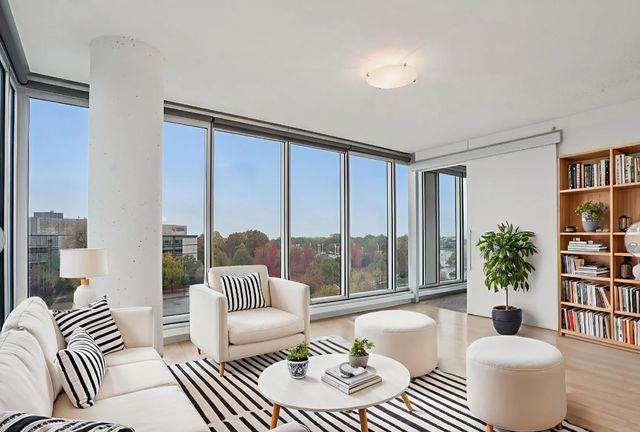 8161 33rd Avenue S 606, Bloomington, MN 55425