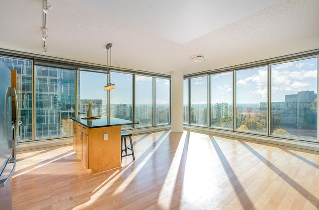 8161 33rd Avenue S 606, Bloomington, MN 55425