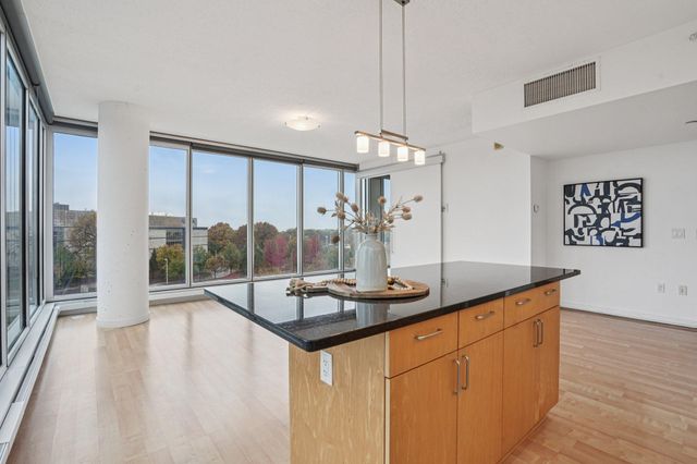 8161 33rd Avenue S 606, Bloomington, MN 55425