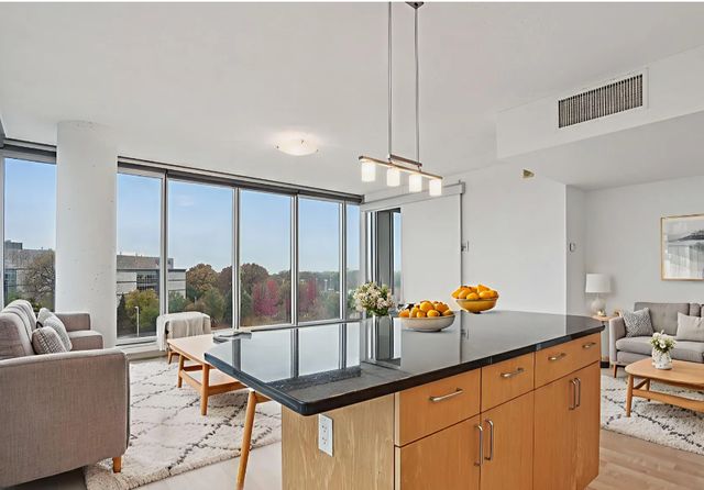 8161 33rd Avenue S 606, Bloomington, MN 55425