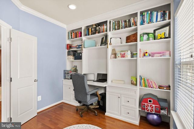 8886 SCREECH OWL CT, Gainesville, VA 20155