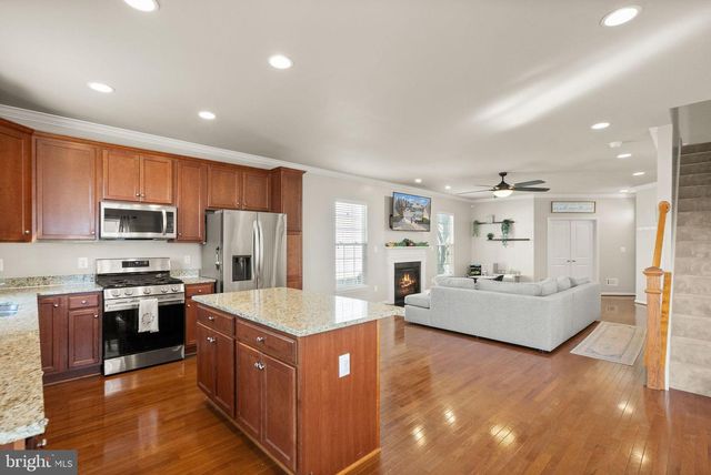 8886 SCREECH OWL CT, Gainesville, VA 20155