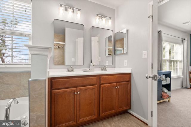 8886 SCREECH OWL CT, Gainesville, VA 20155