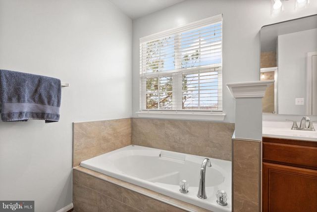 8886 SCREECH OWL CT, Gainesville, VA 20155