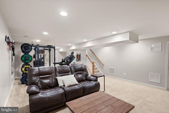 8886 SCREECH OWL CT, Gainesville, VA 20155